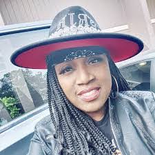 Kiesha Edwards's Instagram, Twitter & Facebook