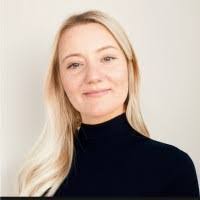 Alisha Thomson's Instagram, Twitter & Facebook