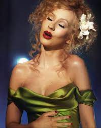 Tied twists up do faux short hair scarlett johansson pin up hair kim kardashian burlesque hair. Christina Aguilera Burlesque Hairstyle Inspiration Polkadotpaintpot