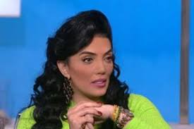 انتقدت الفنانة حورية فرغلي المخرج خالد يوسف، على خلفية مشهد خلع الملابس الشهير، الذي جسدته في فيلم كلمني شكرا. Ø­ÙˆØ±ÙŠØ© ÙØ±ØºÙ„ÙŠ Ø§ØªØ®Ø·Ø¨Øª Ù„Ø£Ù…ÙŠØ± Ø¥Ù…Ø§Ø±Ø§ØªÙŠ Ù…Ù† Ø§Ù„Ø¹Ø§Ø¦Ù„Ø© Ø§Ù„Ù…Ø§Ù„ÙƒØ© ÙˆÙ…Ø§Øª ÙÙŠ Ø­Ø§Ø¯Ø«Ø© ÙÙ† ÙˆØ«Ù‚Ø§ÙØ© Ø§Ù„ÙˆØ·Ù†