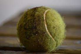 Ahora, un ejemplo con cuerpos que no sean del mismo tamaño (que tengan distinto volumen): Bola Tenis Sucio Amaillo Deporte Amarillo Ejercicio Deportes Esfera Pikist