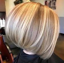 short blond angled bob haarschnitt haarschnitt bob kurz abgewinkelten bobs