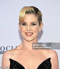 3,419 Lisa Kelly Photos & High Res Pictures