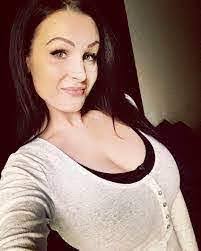 Rena Thorne's Instagram, Twitter & Facebook