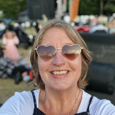 Hello, a couple of years ago we slept overnight in our van near the pier,  for just a couple of pounds I think. Is this still permitted does anyone  know? Ty v