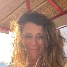 Are there social groups for ladies in Maryville, TN?