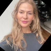 Eva Berlin's Instagram, Twitter & Facebook