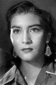 Jeanette Combs's Instagram, Twitter & Facebook