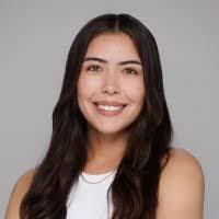 Elise Glover's Instagram, Twitter & Facebook