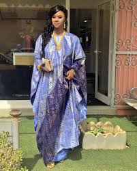 Bu uygulama size afrikalı kadına değer veren bir bazin modelini sunar. 460 Idees De Bazin En 2021 Mode Africaine Robe Africaine Mode Africaine Robe