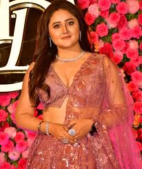 Rashmi Desai looks Pretty in Lehenga, Actress Reached at Arti Singh Sangeet Ceremony. #RashmiDesai #Artisingh #sangeetceremony #bollywood