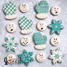 Whether you're frosting christmas trees, cookie ornaments, or simple geometric shapes, polka dots add the most visual interest for the least amount of effort. 40 Cute And Easy Diy Christmas Cookies You Need To Copy For The Coming Holiday Page 23 Of 40 Women Fashion Lifestyle Blog Shinecoco Com Christmas Sugar Cookies Decorated Christmas