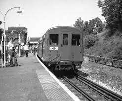 The distance between chesham and chalfont & latimer station is the longest distance between adjacent stations on the network at 3.89 miles (6.26 km). Datei Chesham Station Buckinghamshire Geograph Org Uk 462960 Jpg Wikipedia