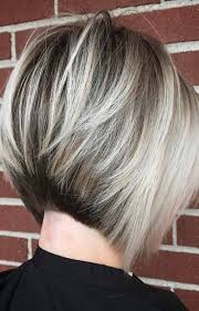 This short hairstyle for round faces is great for women who have thick or thin hair with a fine texture. Pin On Tagli Di Capelli Corti