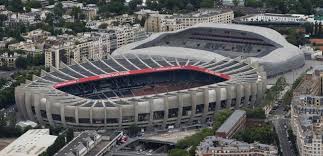 Fue inaugurado el 18 de julio de 1897, pero el actual recinto data de 1972. Parque De Los Principes Oficialmente Y En Frances Parc Des Princes Es Un Estadio De Futbol Y De Rugby Situado Al Oeste De La C Estadios Del Mundo Paris Ciudad Y