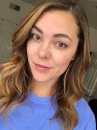 Ashanti showed off her bare face in a selfie