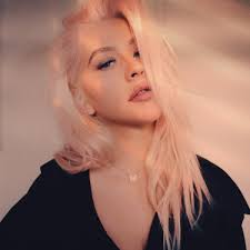 See more ideas about christina aguilera, christina, christina maría aguilera. Christina Aguilera On Twitter What Should My Caption Be