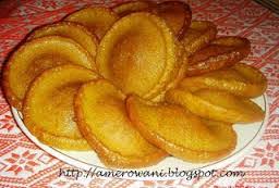 Kaum iban terkenal dengan pelbagai makanan iaitu kuih yang di kenali pengannan iaitu lempeng disebut dalam. Mengenali Makanan Traadisional Iban Mengenali Makanan Tradisional Iban