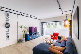 Its meaning, literally, refers to the combination of elements, colors, textures, shapes and designs. 17 Comfy Eclectic Living Room Designs That Are All About The Chic