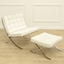 The barcelona chair is a chair designed by mies van der rohe and lilly reich, citation needed for the german pavilion at the international exposition of 1929, hosted by barcelona, catalonia, spain. ã‚¤ã‚ºãƒ¤ã‚ªãƒ³ãƒ©ã‚¤ãƒ³ Idcå¤§å¡šå®¶å…· Japan ãƒŸãƒ¼ã‚¹ ãƒ•ã‚¡ãƒ³ ãƒ‡ãƒ« ãƒ­ãƒ¼ã‚¨ ãƒãƒ«ã‚»ãƒ­ãƒŠãƒã‚§ã‚¢ ã‚ªãƒƒãƒˆãƒžãƒ³