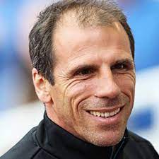 Considerato uno dei maggiori talenti calcistici italiani degli anni 1990 e 2000, nel 1994 è stato vicecampione del mondo con la nazionale, con cui ha totalizzato 35 presenze e 10 reti. Gianfranco Zola Gianfrancozola4 Twitter