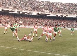 Aκόμα παίξε παιχνίδια ποδοσφαίρου στη λάσπη ή ανδροείδες ποδοσφαίρο στο κλασσικό στιλ των ηλεκτρονικών παιχνιδιών. 6 Magikes Stigmes Twn Ntermpi Pana8hnaikos Olympiakos Stoiximan Blog