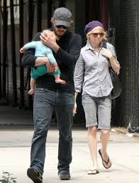 The Kids Play On Skype Heath Ledger S Father Gives An Insight Into How Matilda Keeps In Touch With Her Australian Family Heath Ledger Michelle Williams Heath Ledger Heath