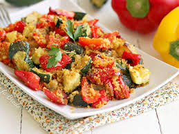 Il contorno di zucchine, patate e pomodori al forno si realizza facilmente: Peperoni Zucchine E Patate Sabbiose Ricetta Al Forno Tutto Fa Brodo In Cucina