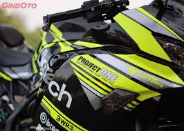 Bahan agak tipis dan mudah sobek. Ini Tips Bikin Wrapping Sticker Bodi Motor Enggak Mudah Terkelupas Gridoto Com