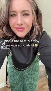 Ashley Abramowitz's Instagram, Twitter & Facebook