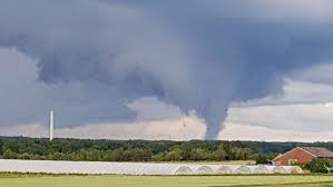 Learn how these deadly storms form and wreak havoc, and how you can reduce your risk. Tornado Aktuelle Themen Nachrichten Bilder Stuttgarter Zeitung