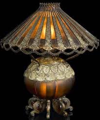 Tiffany Lampe A Poser Metal Dore Et Verre Ambre Tiffany Lamps Art Nouveau Lighting Lamp
