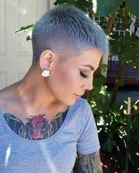 Es gibt tonnen von gründen, mit diesem blick in sie zu verlieben 30 absolut perfekt kurze frisuren für ältere frauen wer sagt, dass sie jung zu sein fabelhaft suchen kurze haare haben? Extreme Kurzhaarfrisuren Fur Coole Damen Kurzhaarfrisuren Kurzhaar Frisuren Feines Haar Rundes Gesicht Kurzhaarschnitte