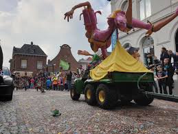 Czytaj obiektywne recenzje i oglądaj zdjęcia podróżnych. Video Kleurrijke Carnavalstoet Trekt Door Centrum Van Delden Nieuws Nieuws Uit Delden Het Laatste Nieuws Als Eerste