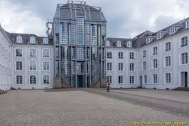 Derzeit haben wir 3 buslinien gefunden, die an der haltestelle schlossplatz, saarbrücken abfahren bzw. Saarbrucken Portrats Der Schlossarchitekten