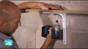 Certains meubles disposent d'un système de fixation. C Votre Maison Poser Une Etagere Youtube