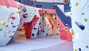 Bouldern ist eine spielform des kletterns, die sich in den letzten jahren zu einer beliebten trendsportart entwickelt hat. Bouldern In Kempten Im Allgau Exxpozed Climbing
