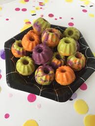 Die form sollte am rand angehoben werden. Backen Mit Silikonbackformen Diese 5 Tipps Musst Du Kennen Backen Mit Minis