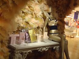 Galeries lafayette differentiates itself from any other department store by offering a 360 degree shopping experience which includes. Balade Poetique Au Nouvel Espace Lingerie Galeries Lafayette Haussmann La Beaute Selon Une Parisienne Blog Beaute Mode Et Lifestyle Paris