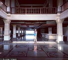 Mysterious Ghost Palace Hotel In Bali Abandoned 10 Years Ago Palace Hotel Hotel Abandoned