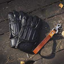 The 78 Sprint In Nappa Black With A Cool Gloves Holster Buy Both Via 79point 78motorco 78gloves Custommotorcyc Holster Motorcycle Outfit Motorcycle Gloves