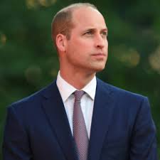 Le prince William honore une remise de diplômes militaires aux côtés de sa  tante maternelle