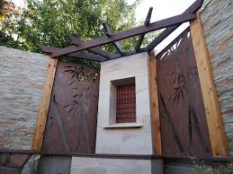 The defining feature of hip roofs is that the roof faces are almost always identical in pitch, making a parapet roof is a flat roof with the walls of the building extending upwards past the roof by a few feet. Create A Feature Wall In Your Garden With A Splash Of Colour Hipages Com Au