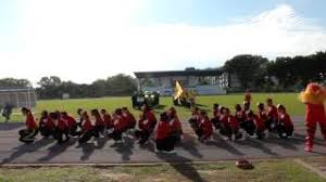 Rumah sukan yang paling aktif dan cemerlang dengan markah terkumpul tertinggi pada akhir tahun akan dinobatkan sebagai rumah sukan terbaik dan memenangi piala pusingan. Sorakan Rumah Kuning Sukan Tahunan Smk Luak 2016 Cute766