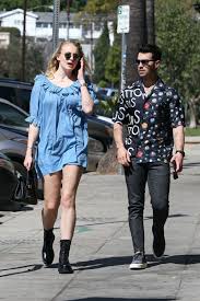 Sophie belinda jonas (née turner; Sophie Turner And Joe Jonas Out In Los Feliz 03 04 2020 Hawtcelebs