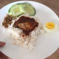 Dimakan dengan nasi panas adalah cara lemak membantu penyerapan vitamin dalam tubuh. Slerokito Nasi Lemak Ikan Tongkol Facebook