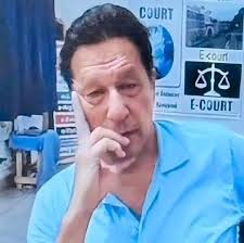 عمران خان کا سوشل میڈیا اکاؤنٹ افواج اور اس کی قیادت کے خلاف زہر اگلتا ہے،  دہشت گردوں کی سپورٹ کرتا ہے، یہ ملک دشمن اکاؤنٹ ہے، ہم کوشش کریں گے ایسے