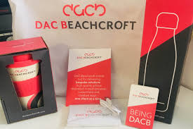 Harriet Hawkins (@HarrietJHawkins)