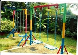 Ada ayunan bentuk bulat, bentuk kotak, dan ayunan duduk berjejer. 20 Ide Ayunan Anak Ayunan Mainan Anak Reklame