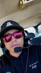 Por ir pegada al gel… #remember #bromilla 🛩️🤣